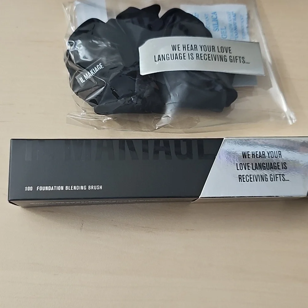 NEW IL MAKIAGE Foundation Blending Brush (#10)